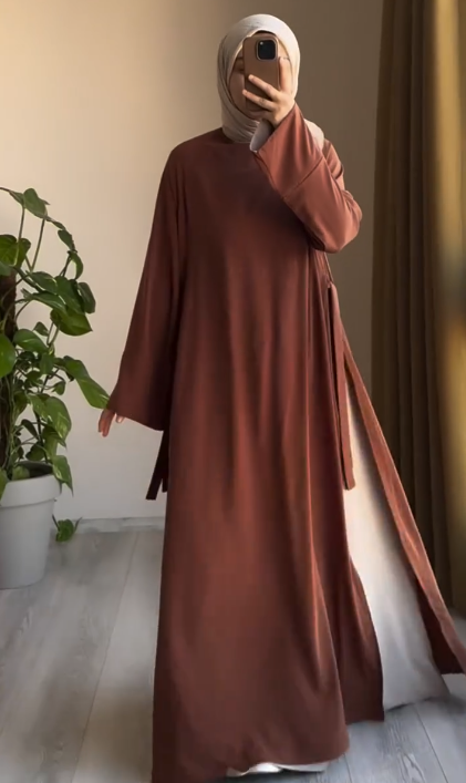 Pack oF 4 Turkish Contrast Lined Abaya – Flowy A-Line Closed Abaya with Side Slit Detail