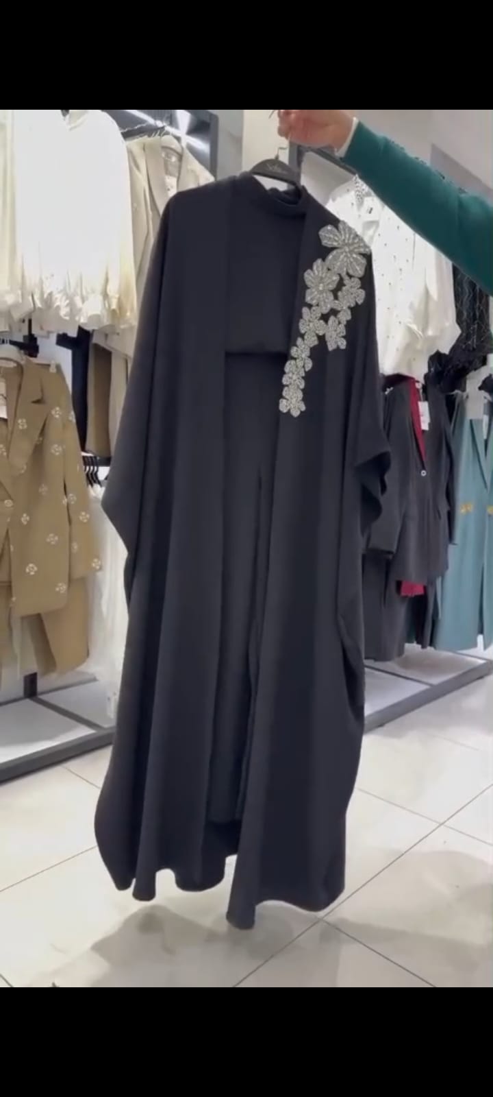 Pack of 4 Front Open Side Embroiderd Abaya – Premium Quality