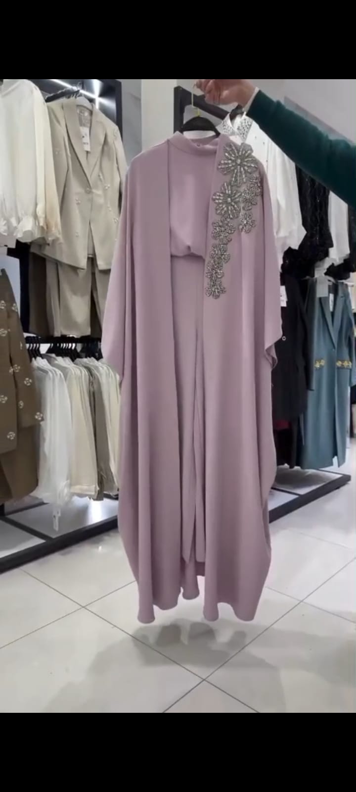 Pack of 4 Front Open Side Embroiderd Abaya – Premium Quality